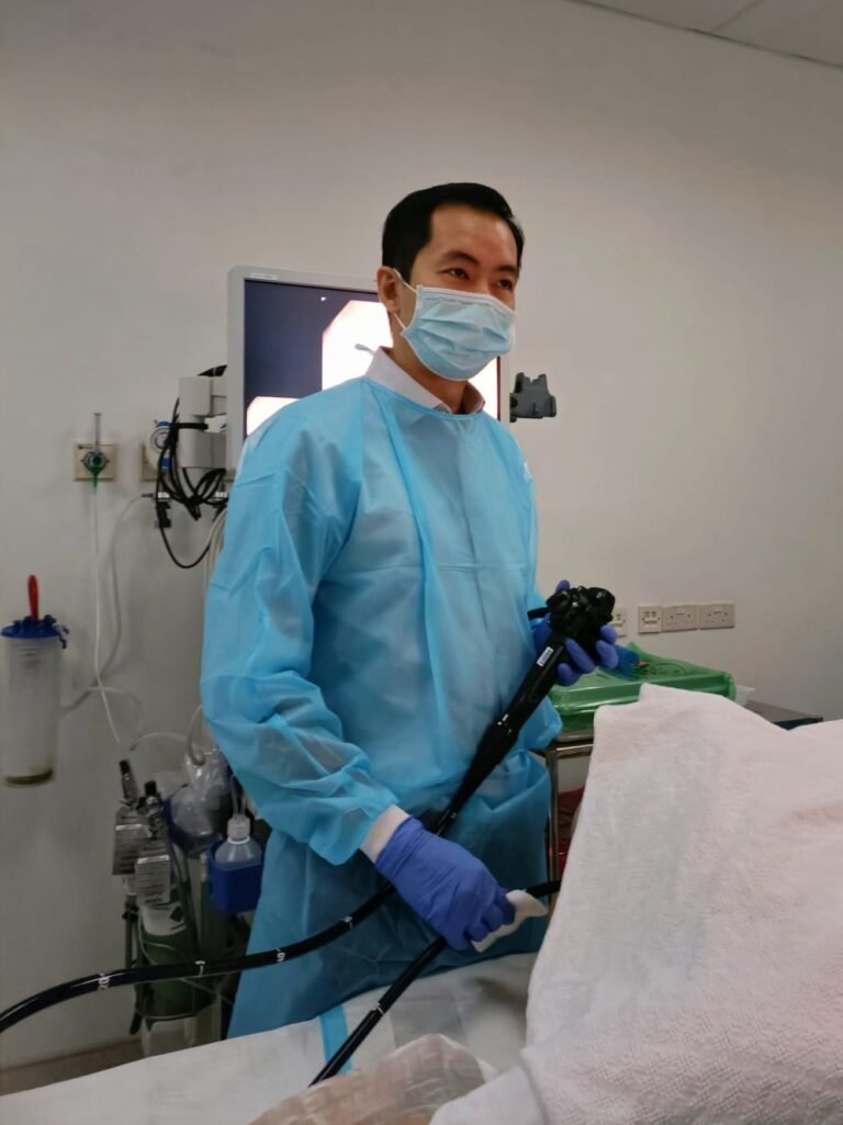 Performing colonoscopy